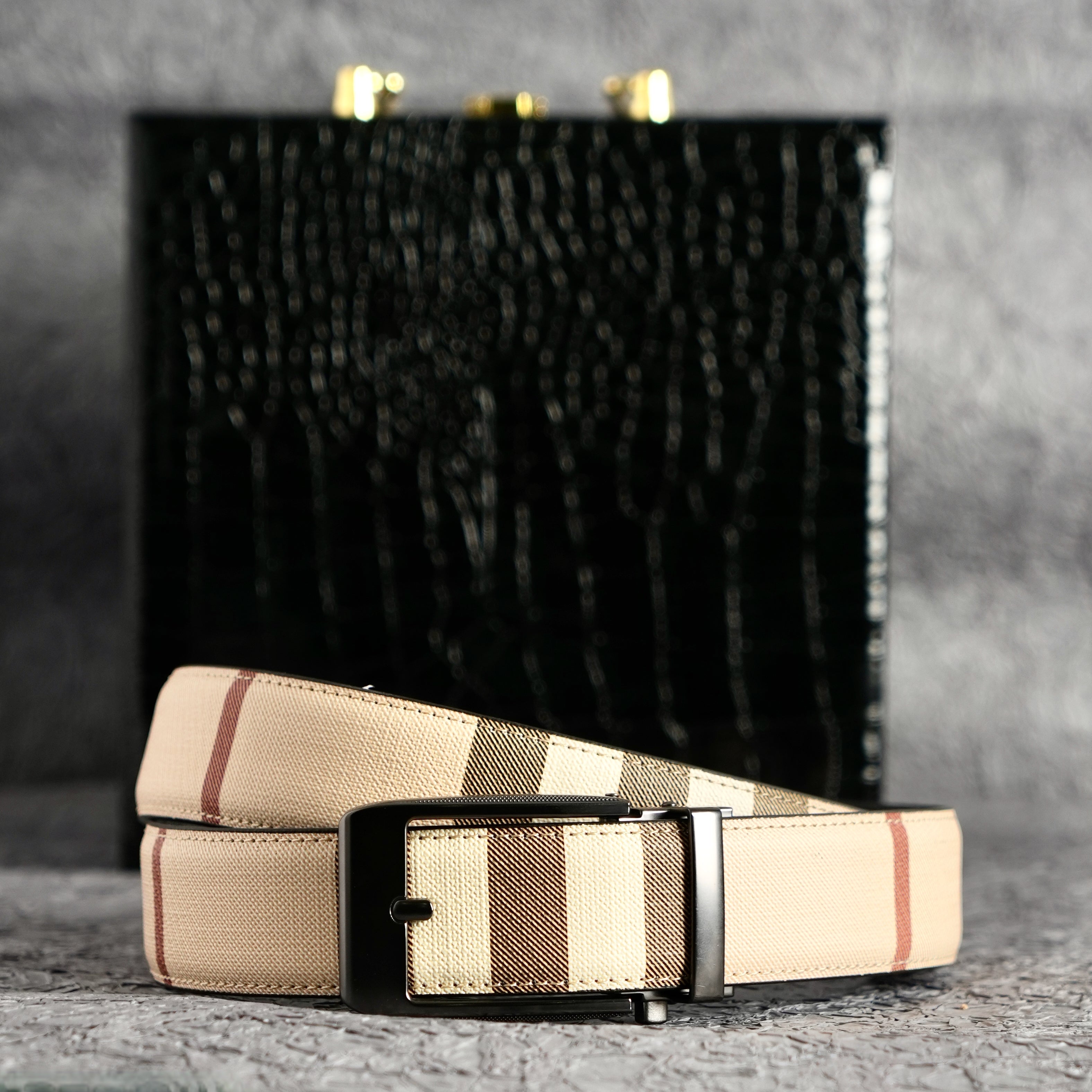 VEGETABLE TANNED 100% LEATHER BELT WITH CLASSIC BUCKLE