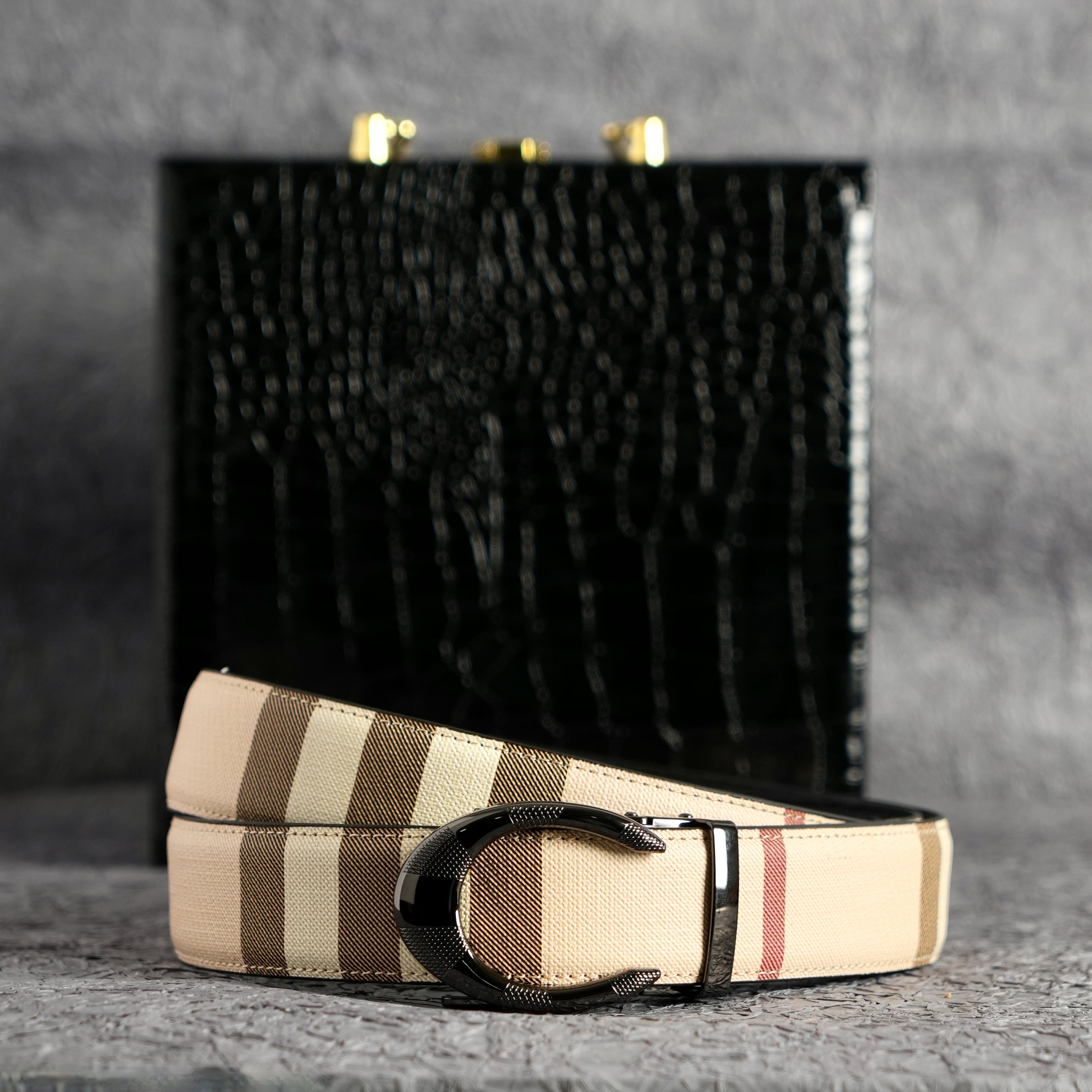 VEGETABLE TANNED 100% LEATHER BELT WITH CLASSIC BUCKLE